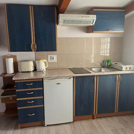 Apartmani Milokanovic Funtana Bagian luar foto