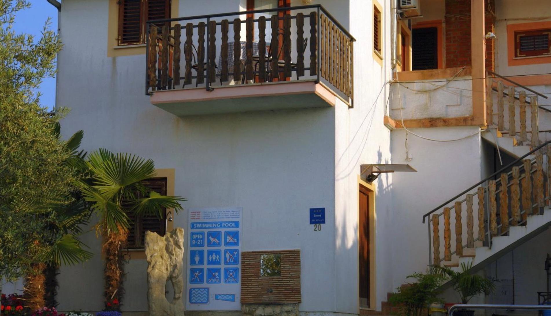 Apartmani Milokanovic Funtana Bagian luar foto