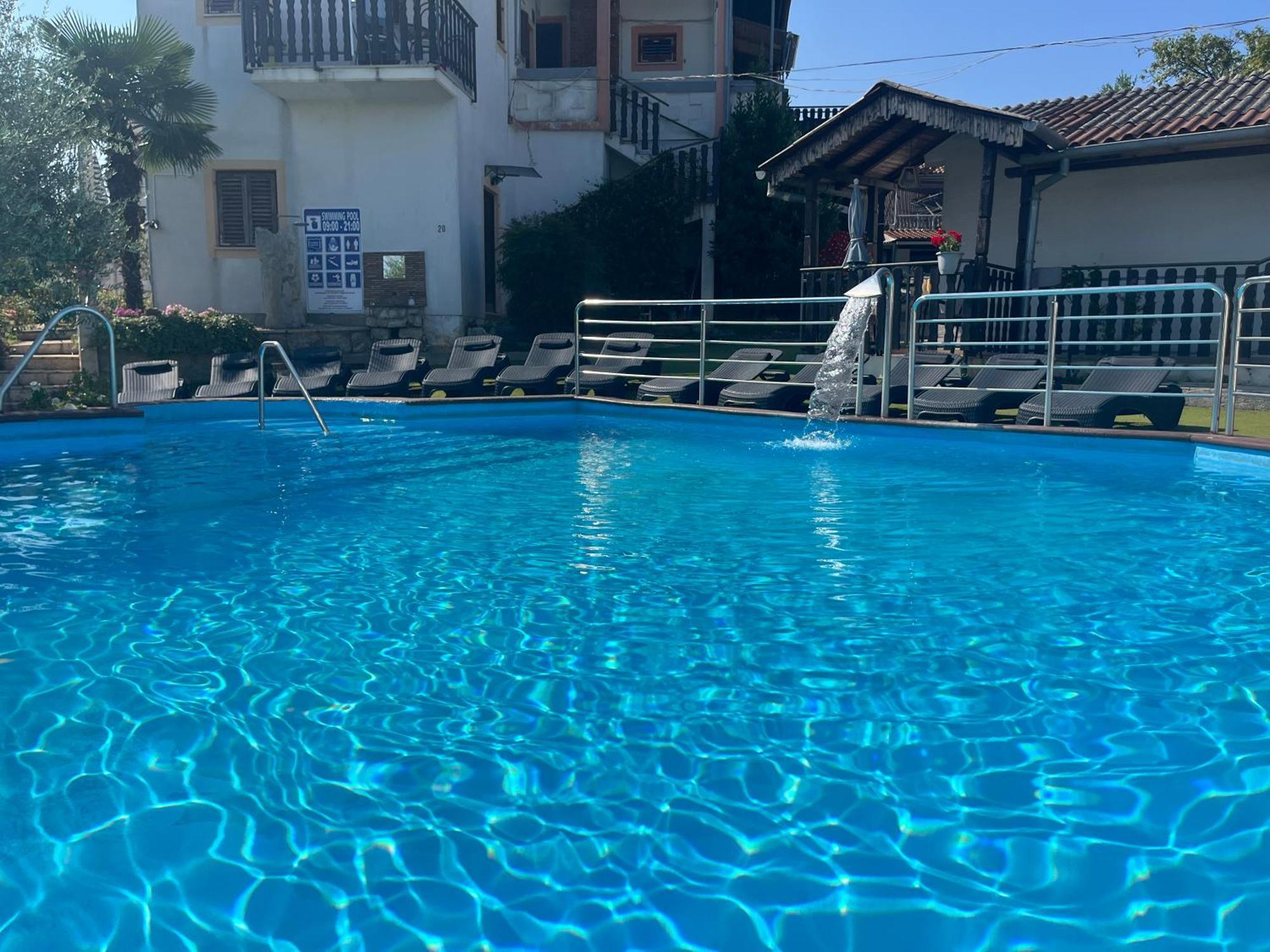 Apartmani Milokanovic Funtana Bagian luar foto