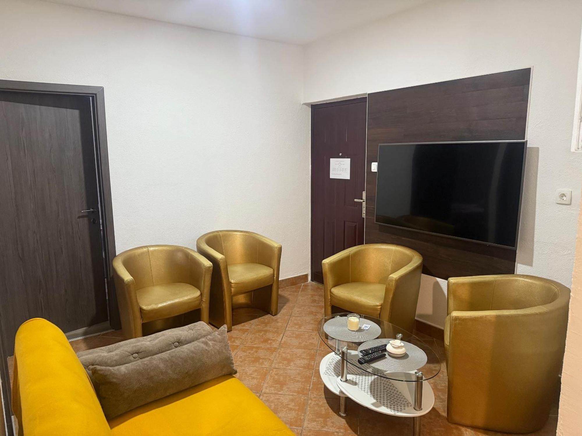 Apartmani Milokanovic Funtana Bagian luar foto